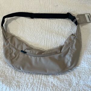 Everlane sling bag NWT